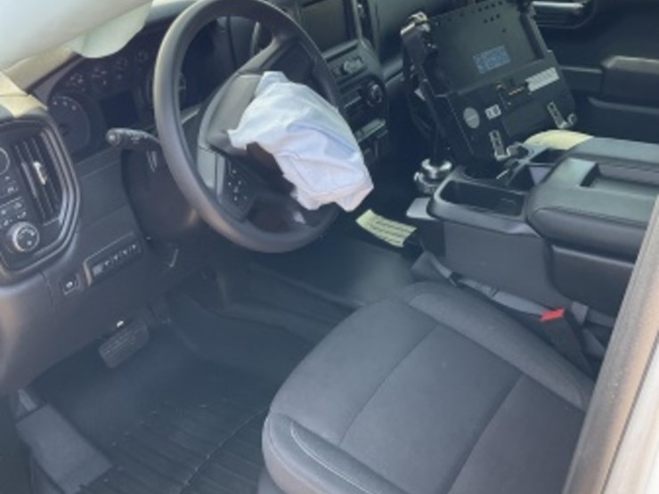 2025-chevrolet-silverado-1500-image-21