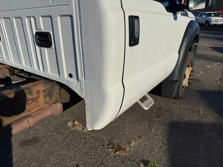 2013-ford-f550-image-21