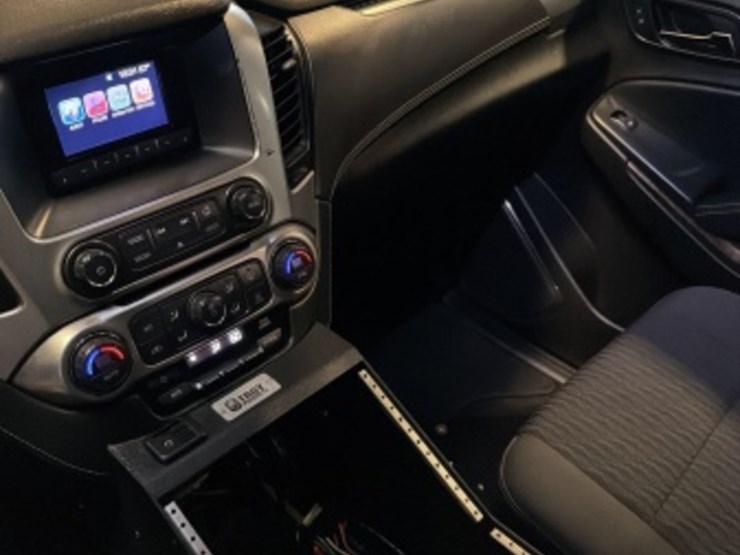 2017-chevrolet-tahoe-image-22