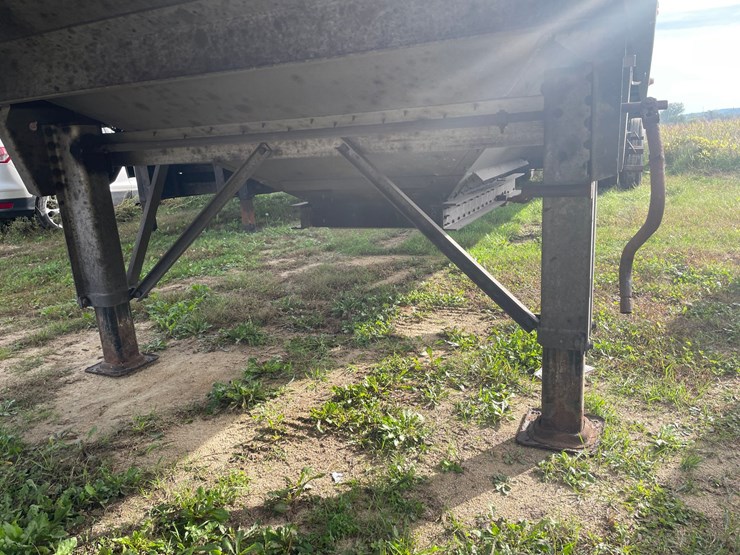 2020-cornhusker-hopper-bottom-image-14