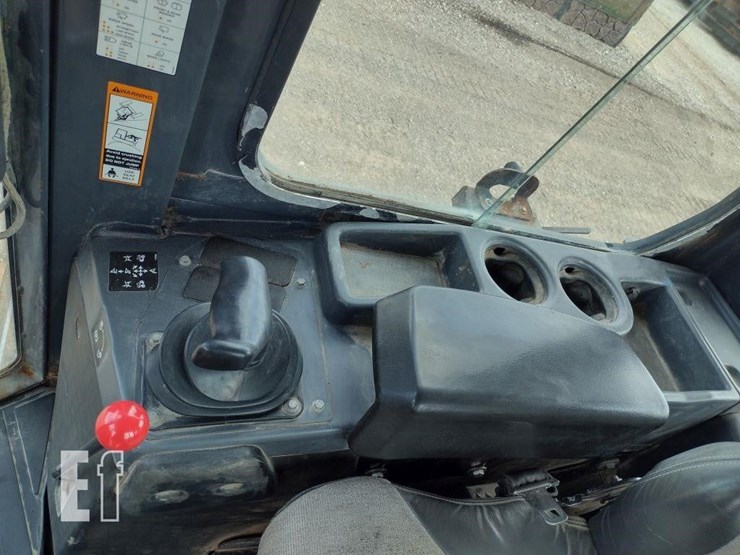 2015-deere-650k-lgp-image-10