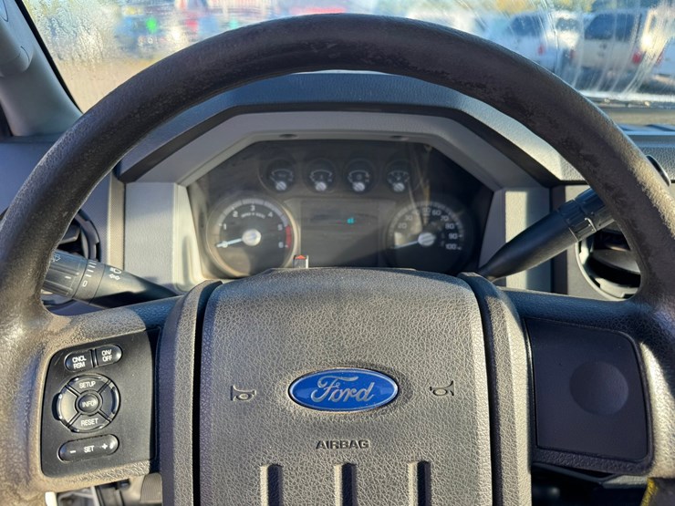 2013-ford-f550-image-39