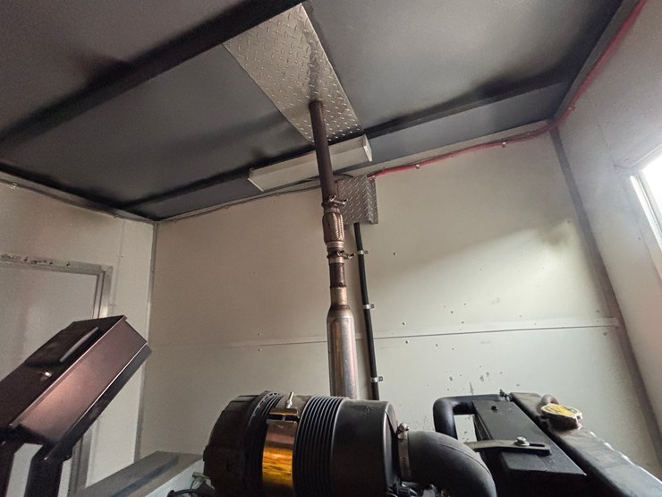 #1321-•-2021-diamond-cargo-enclosed-trailer-with-spray-foam-business-equipment-(no-title)-image-25