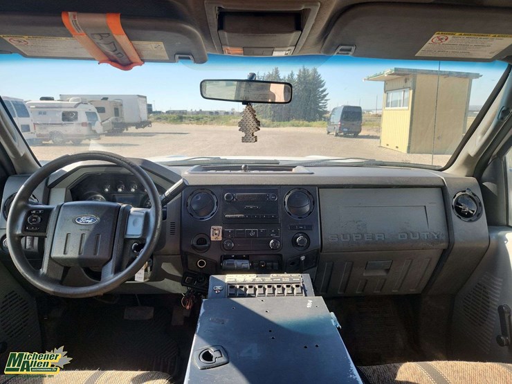 2011-ford-f550-image-18