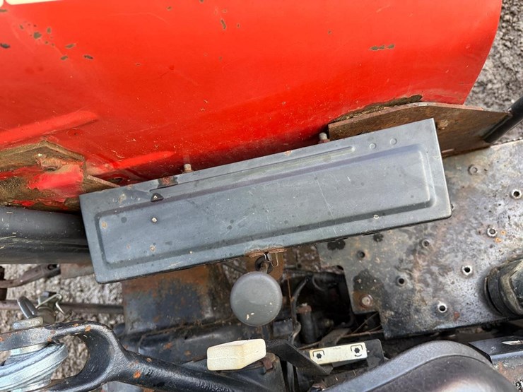 massey-ferguson-451-image-29