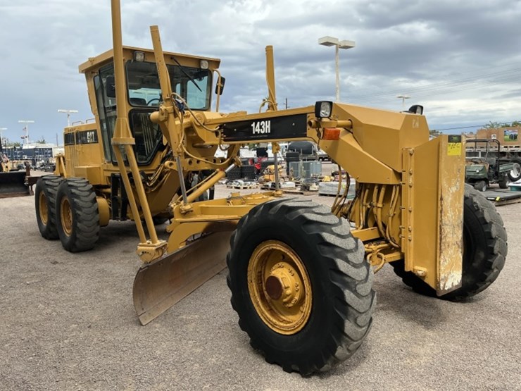 caterpillar-143h-image-4