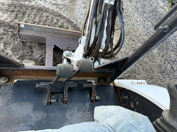 2005-bobcat-331g-image-20