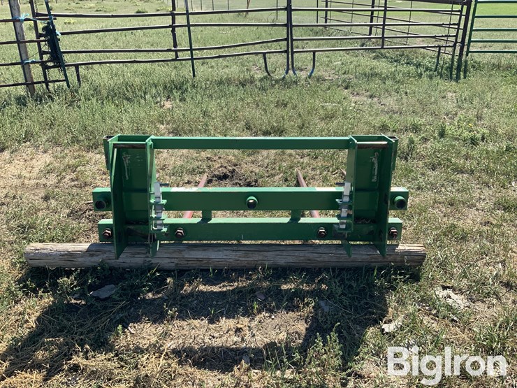 worksaver-tractor-loader-bale-spear-attachment-image-6