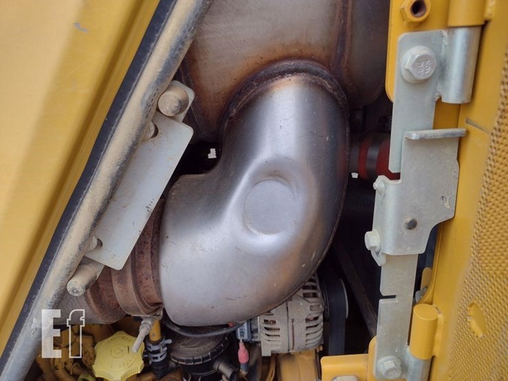 2016-deere-850k-image-39