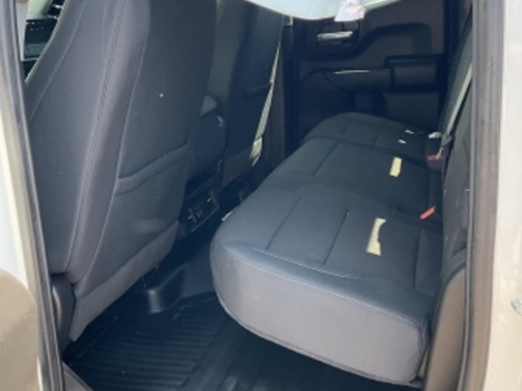 2025-chevrolet-silverado-1500-image-23