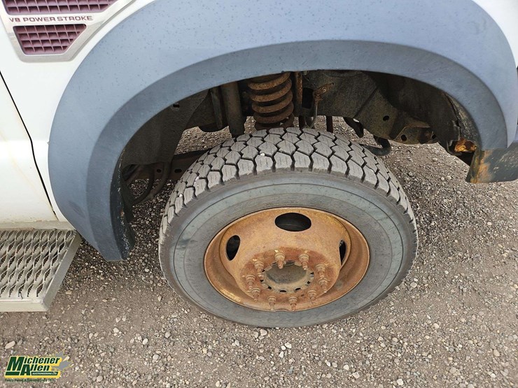 2009-ford-f550-image-12