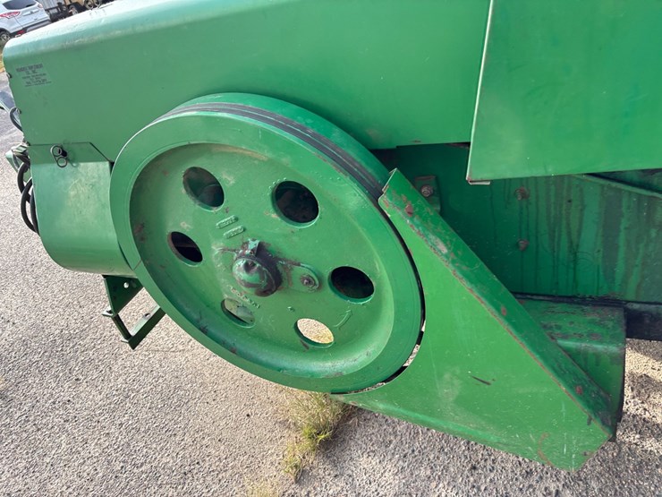 john-deere-338-image-19