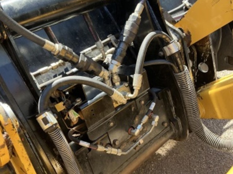 2019-caterpillar-420f2-it-image-17