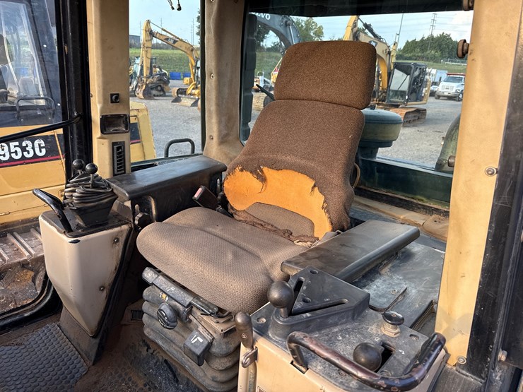 2002-caterpillar-953c-image-14