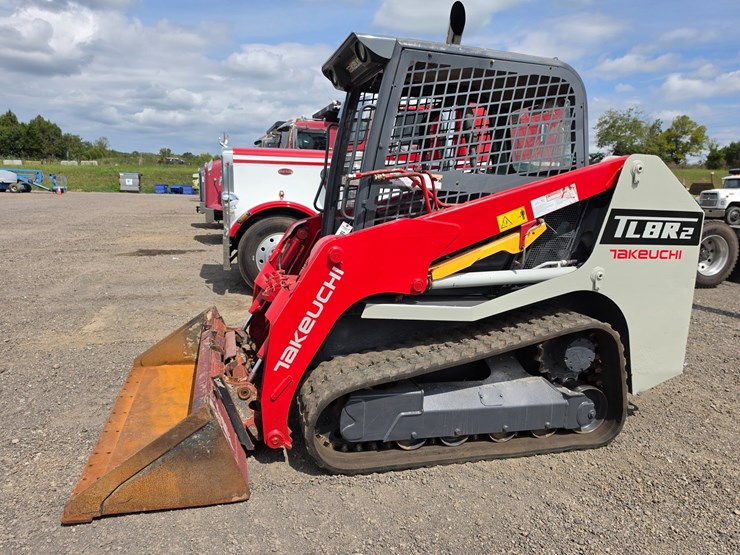 #2099-•-takenchi-tl-8r2-track-skid-steer-image-9