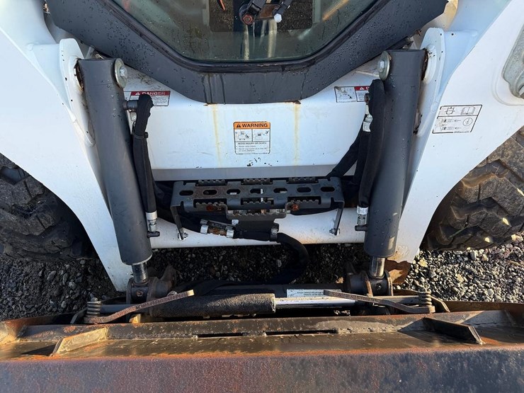 2017-bobcat-s550-image-10