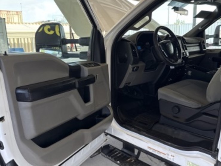 2019-ford-f550-image-29