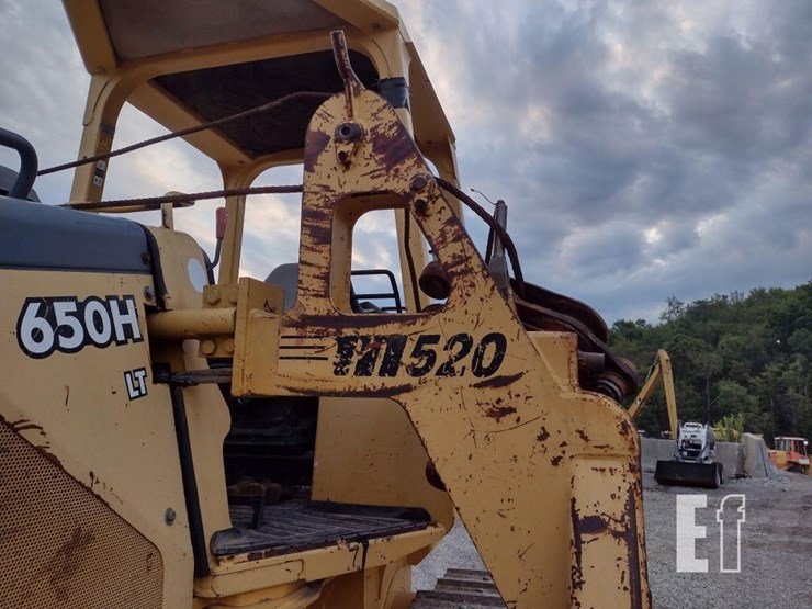 2000-deere-650h-lt-image-25