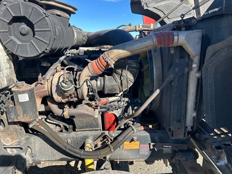 2004-mack-ch613-image-40
