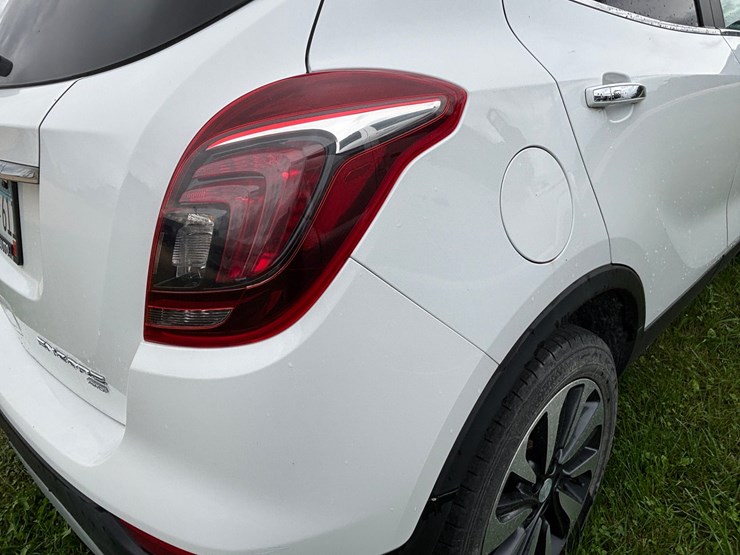 2021-buick-encore-image-16