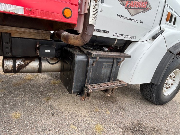 #1201-•-1999-sterling-silage-truck-(has-wi-title)-image-15