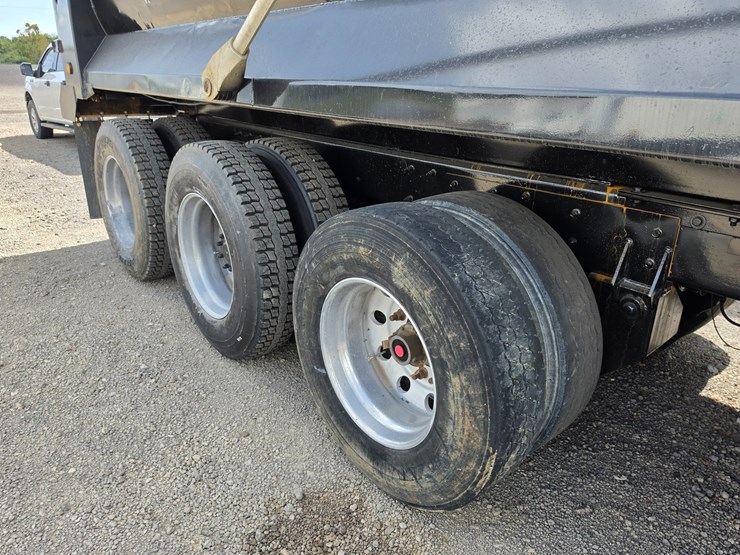 2013-kenworth-t800-image-7