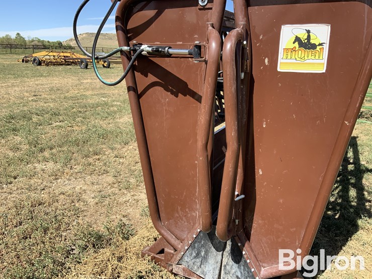 hi-qual-hydraulic-squeeze-chute-image-12