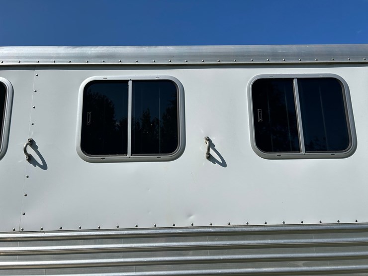 #1150-•-2005-featherlite-horse-trailer-(wi-title-in-delay)-(mondovi,-wi)-image-20