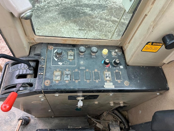 deere-672b-image-25
