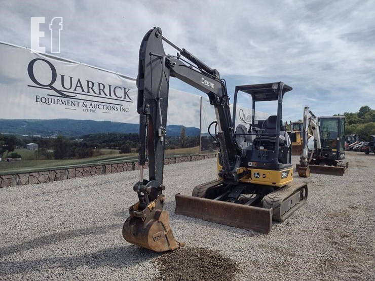 2021-deere-35g-image-37