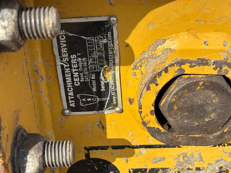 #1337-•-tb830-hydraulic-breaker-image-7