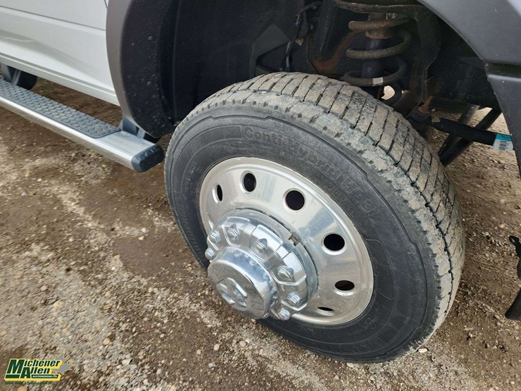 2020-ram-5500-laramie-image-12