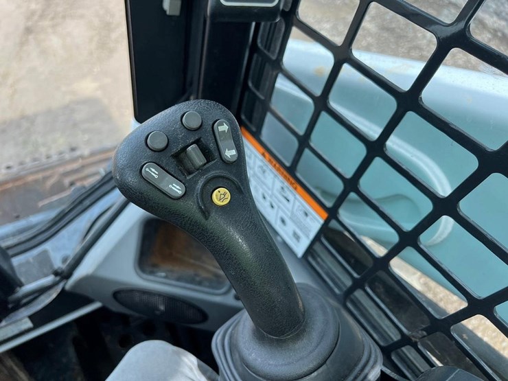 2018-bobcat-s570-image-21