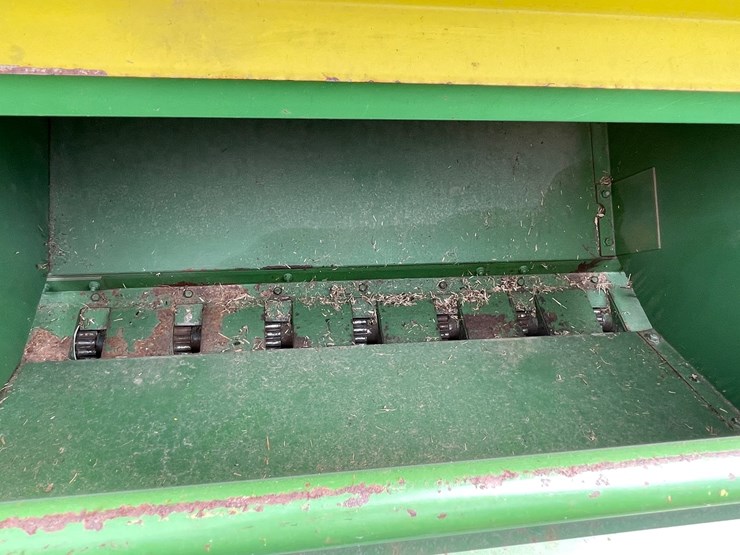 john-deere-12-image-18