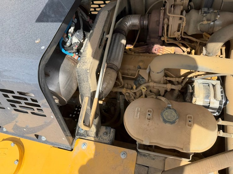 2024-deere-210g-lc-image-60