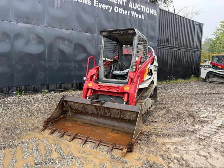 2020-takeuchi-tl8-image-8