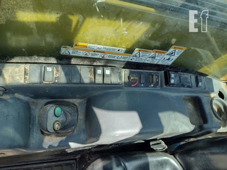 2011-caterpillar-th255-image-10