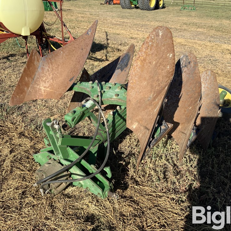 John Deere 3-Pt Rotating Plow