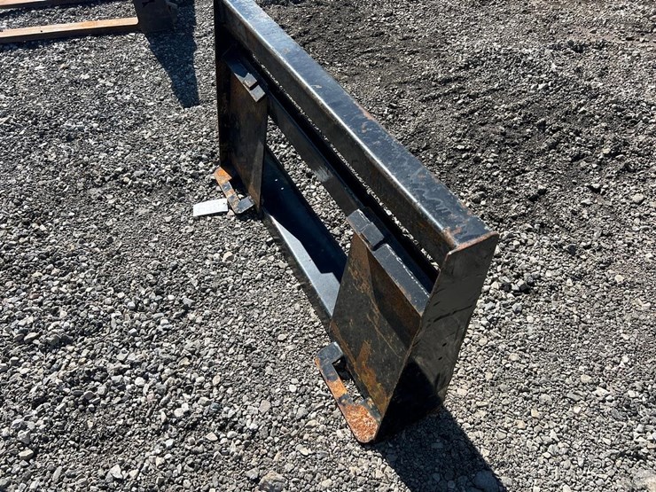low-back-skid-steer-backing-plate-frame-image-3