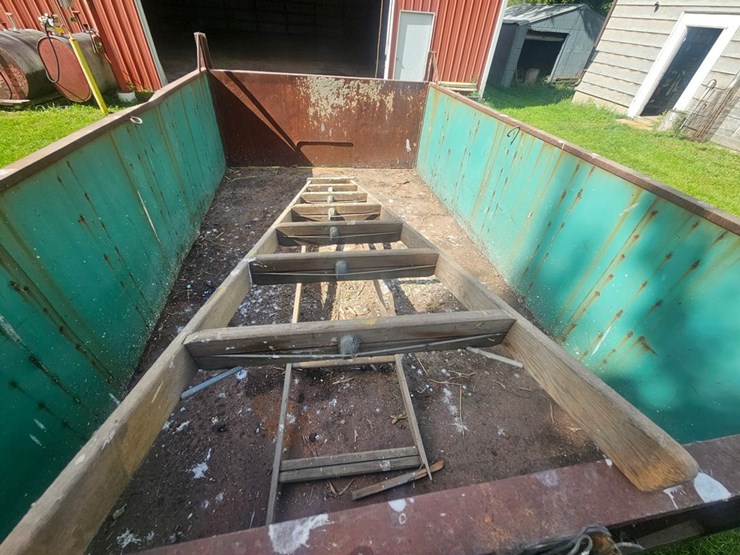 #8705-•-tandem-axle-dump-wagon-image-15