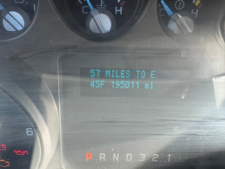 2013-ford-f550-image-40