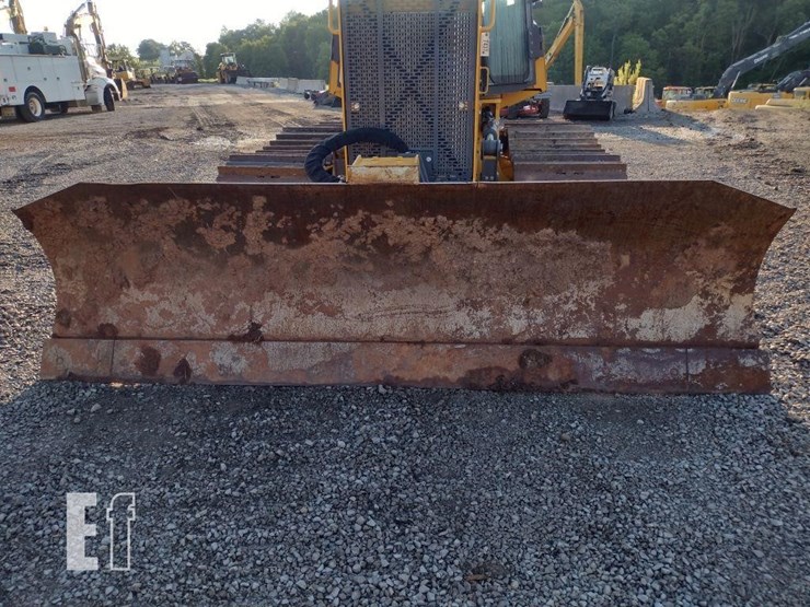 2023-deere-550k-lgp-image-23