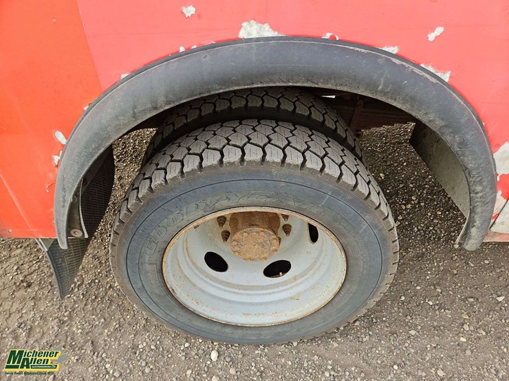 2009-ford-f550-image-11