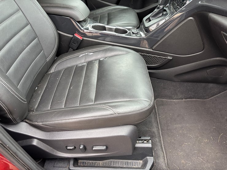 2015-ford-escape-image-44