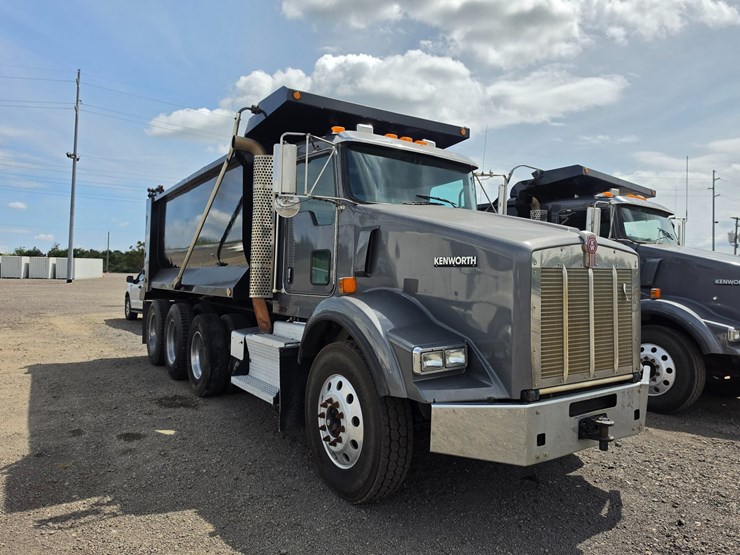 2013-kenworth-t800-image-3