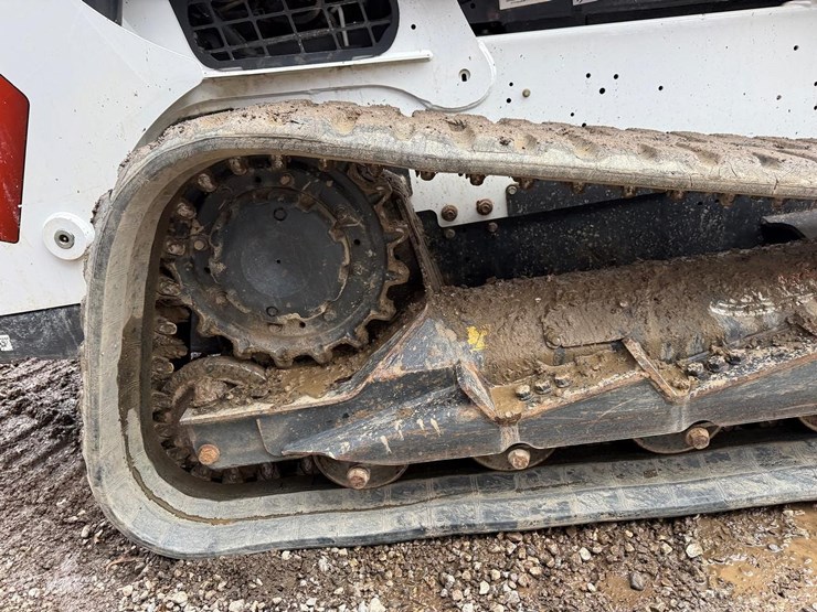 2024-bobcat-t770-image-13