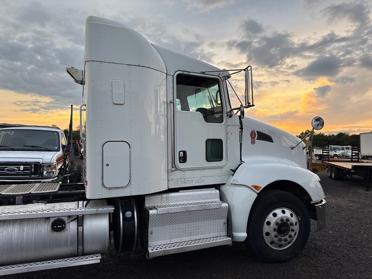 2013-kenworth-t660-image-4