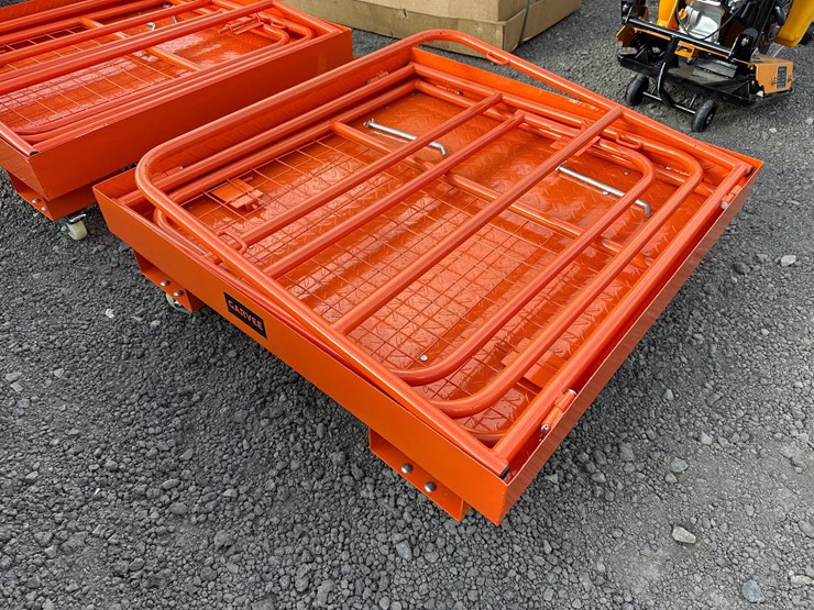 #1051-•-36"-x-36"-colapsable-forklift-ban-basket-image-2