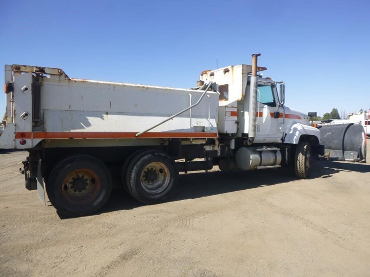 2008-international-df557-t/a-dump-truck-image-4