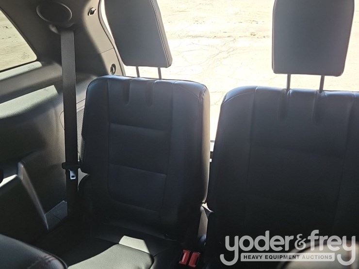 2019-ford-explorer-image-28
